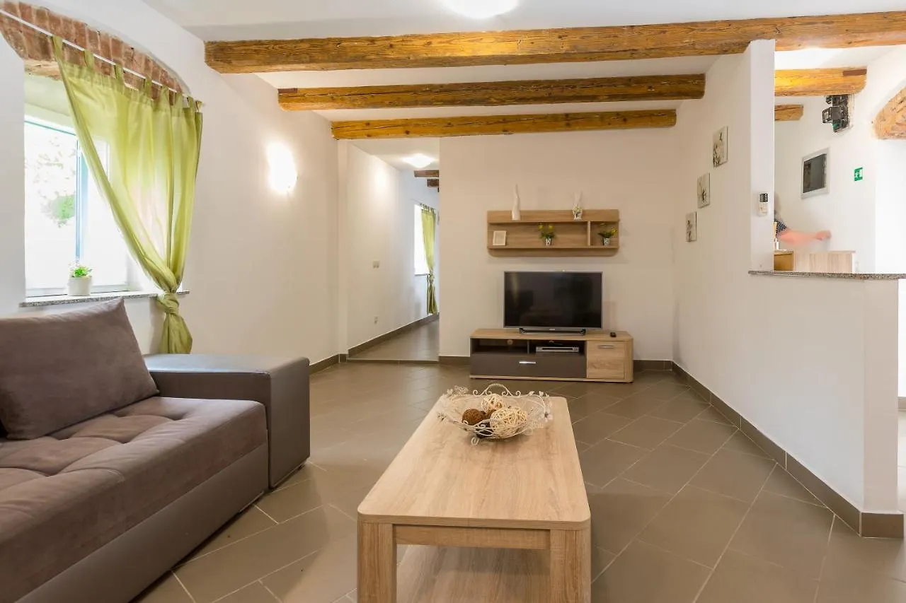 Holiday Home Olga With Pool &Pet Friendly Pula