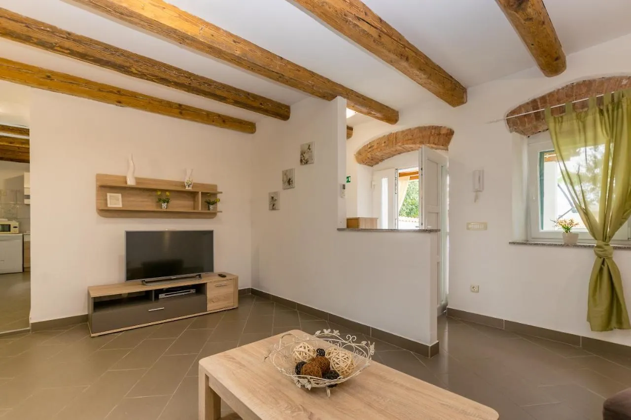 Holiday Home Olga With Pool &Pet Friendly Pula 0*,  Kroatien